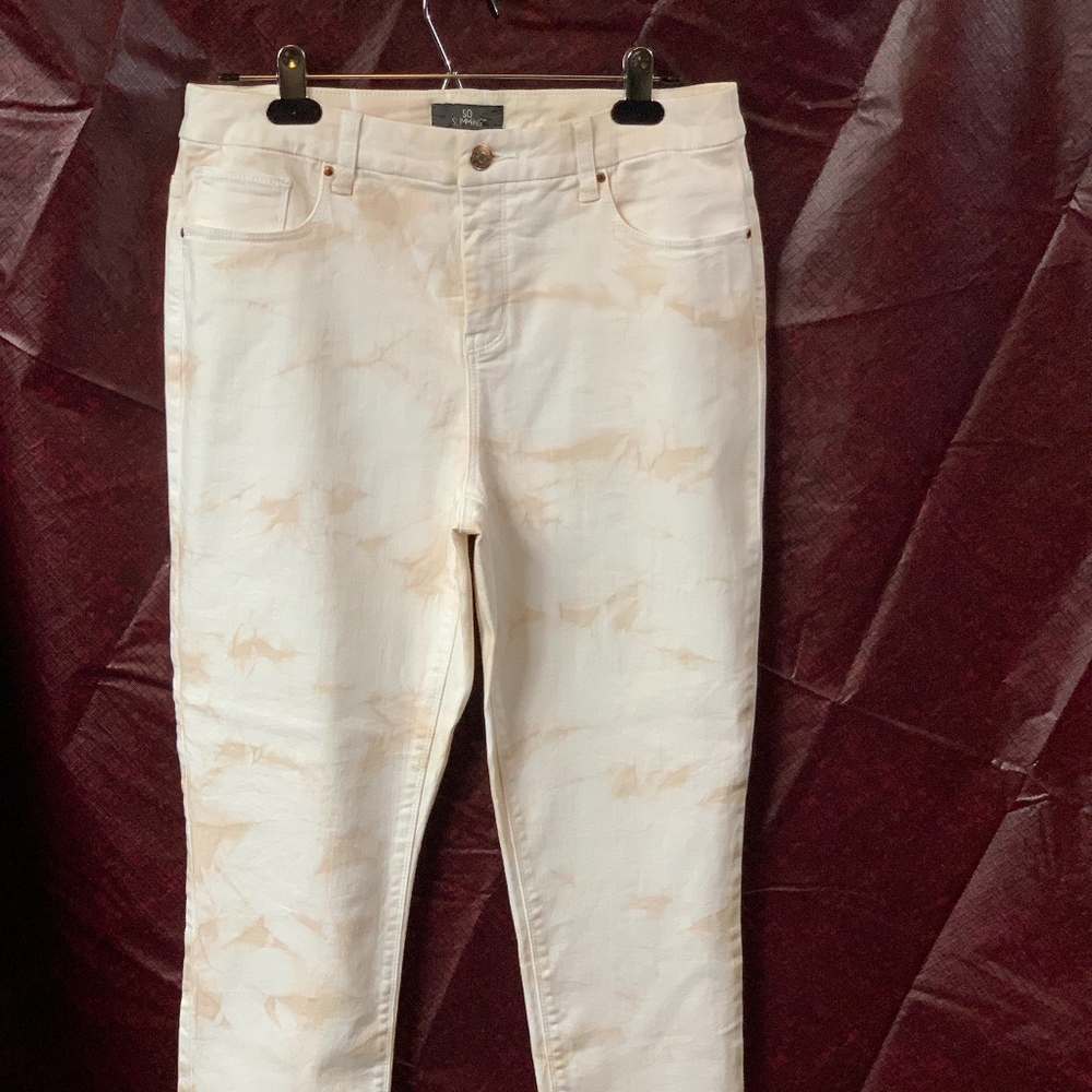 Chico slimming ankle pants - Picture 1 of 4